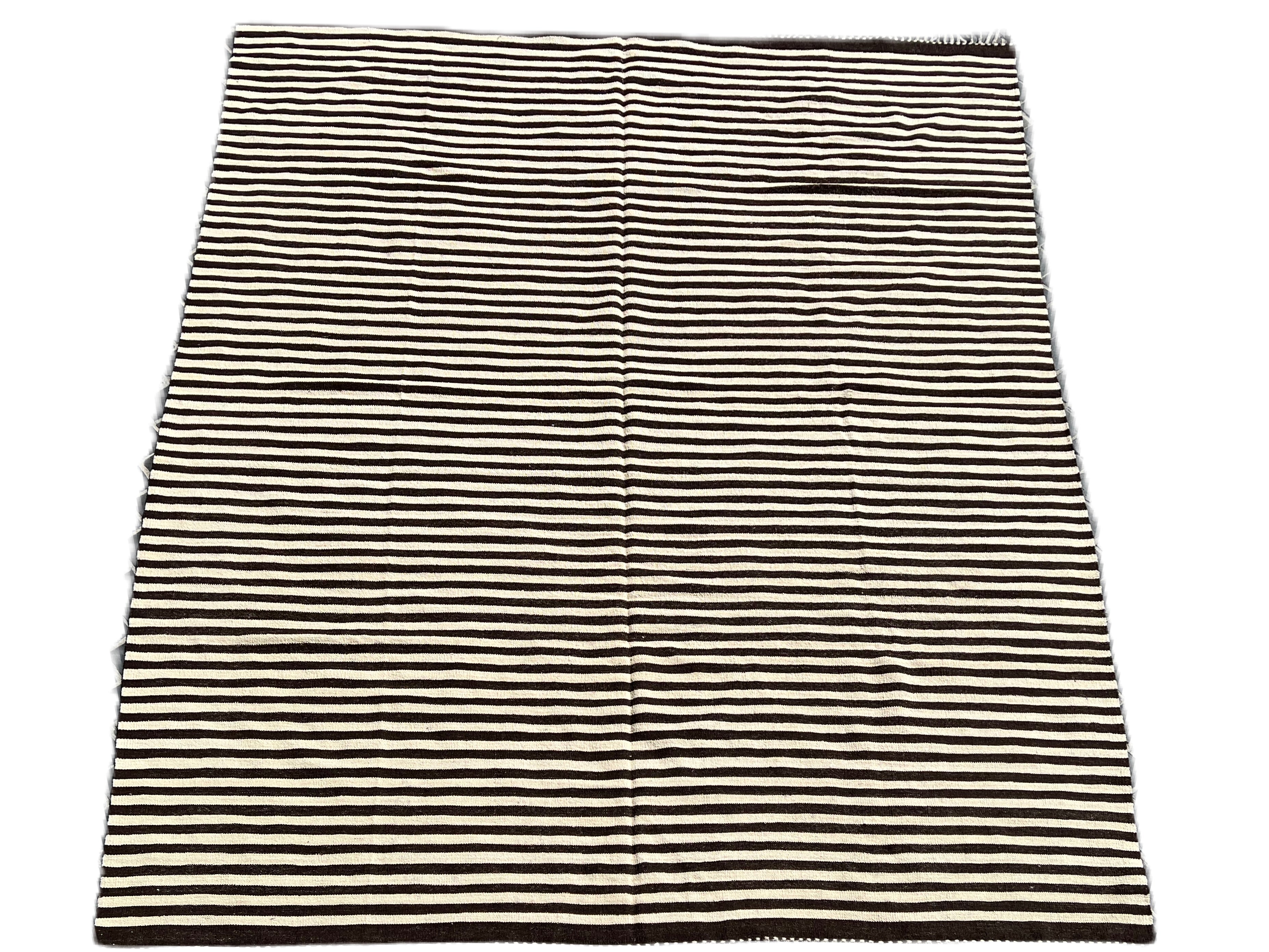 34/53 Kilim 9'2" x 11'9"