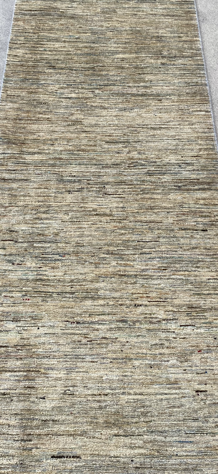 C4552 Minimalistic Contemporary Runner 2'3" x 9'10"