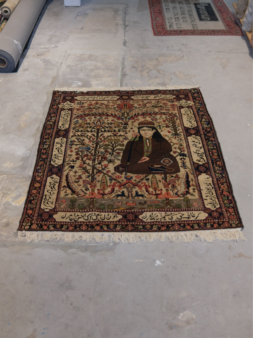 61285 Antique Bakhtiar rug 4.7x5.6