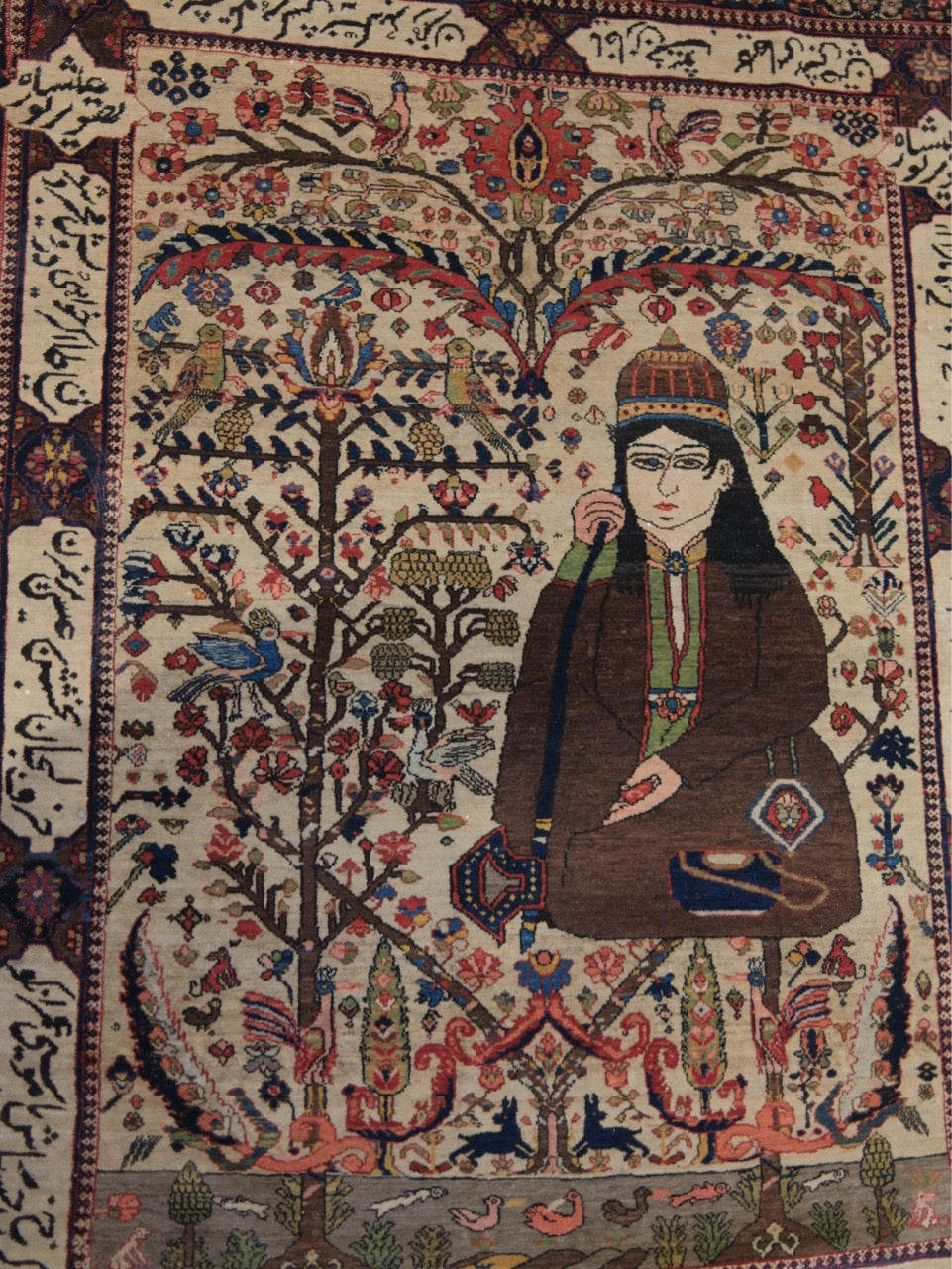 61285 Antique Bakhtiar rug 4.7x5.6