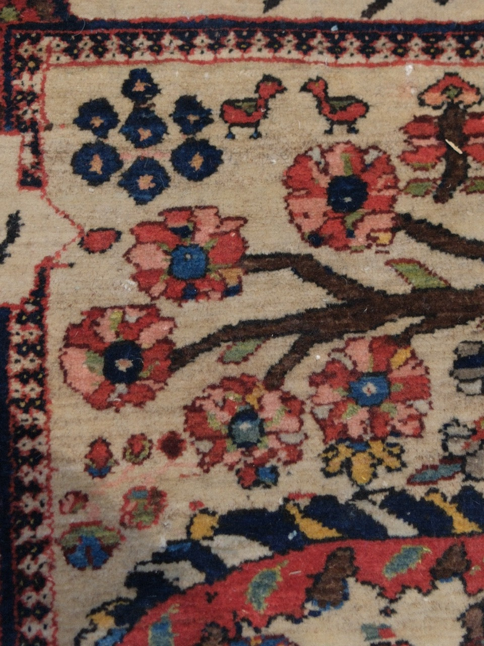 61285 Antique Bakhtiar rug 4.7x5.6