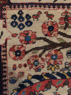61285 Antique Bakhtiar rug 4.7x5.6