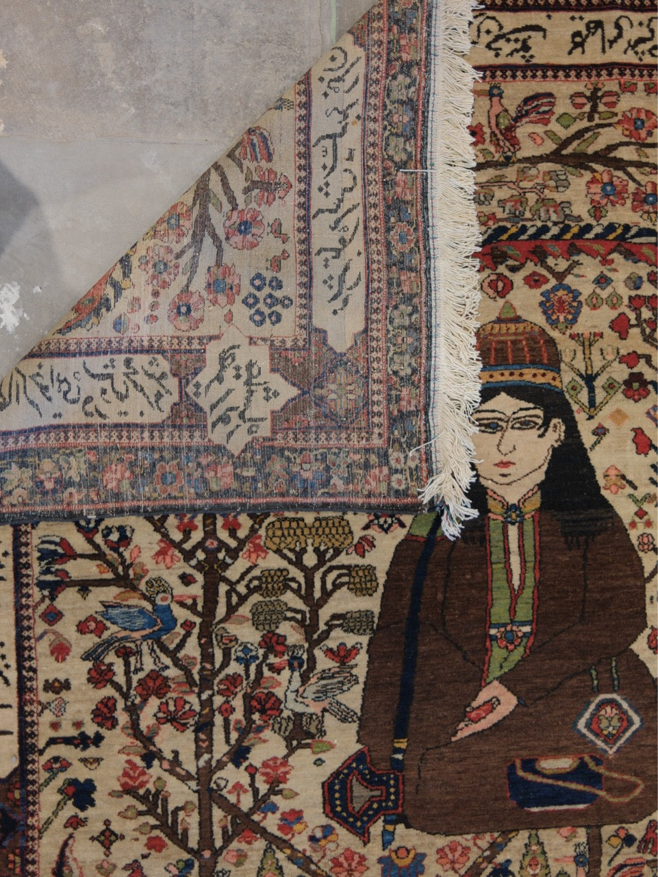 61285 Antique Bakhtiar rug 4.7x5.6