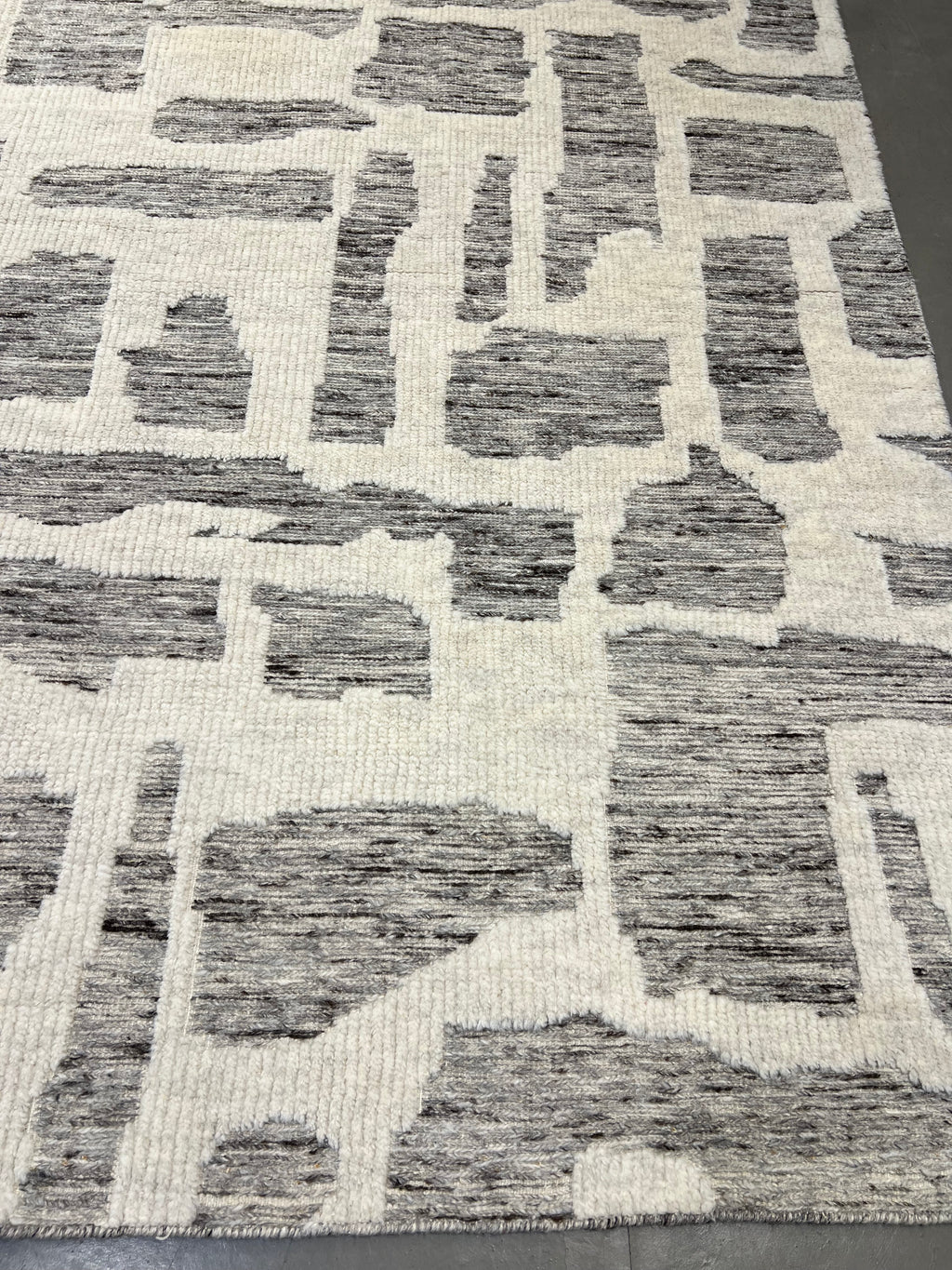 1021 8'1"x10' Samad Nordic Dagmar Sample sale