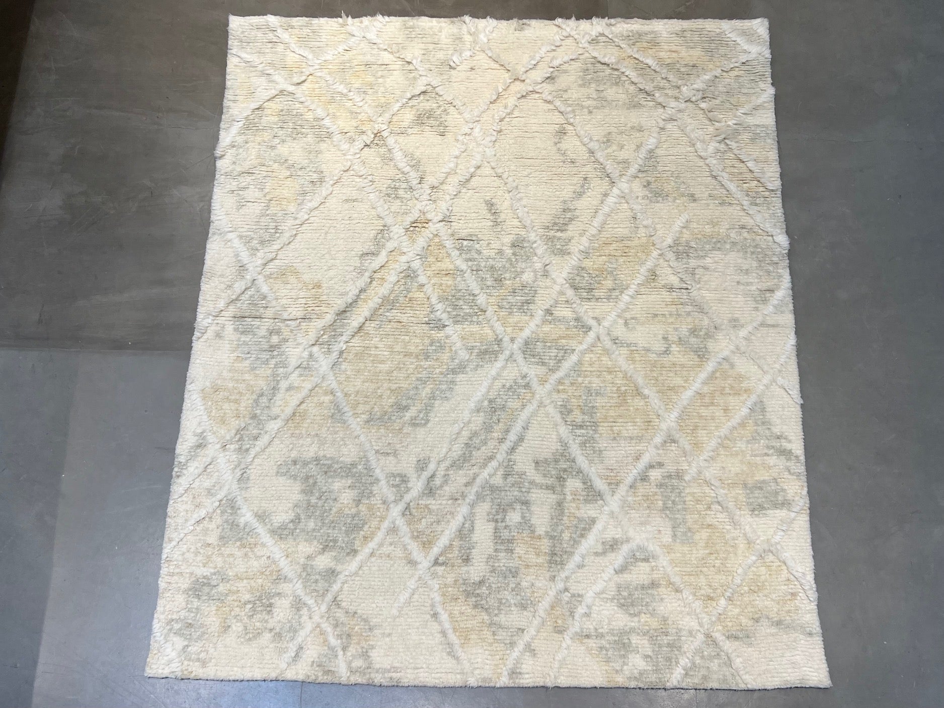 P81642 8'x10'  Hand made wool Moroccon design liquidation