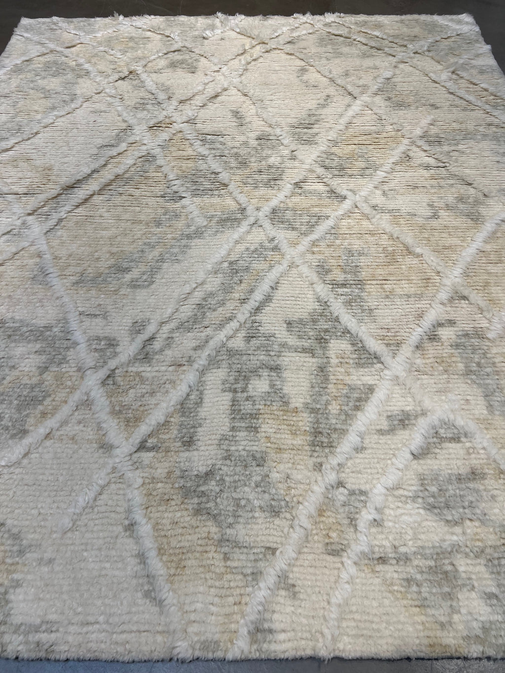 P81642 8'x10'  Hand made wool Moroccon design liquidation