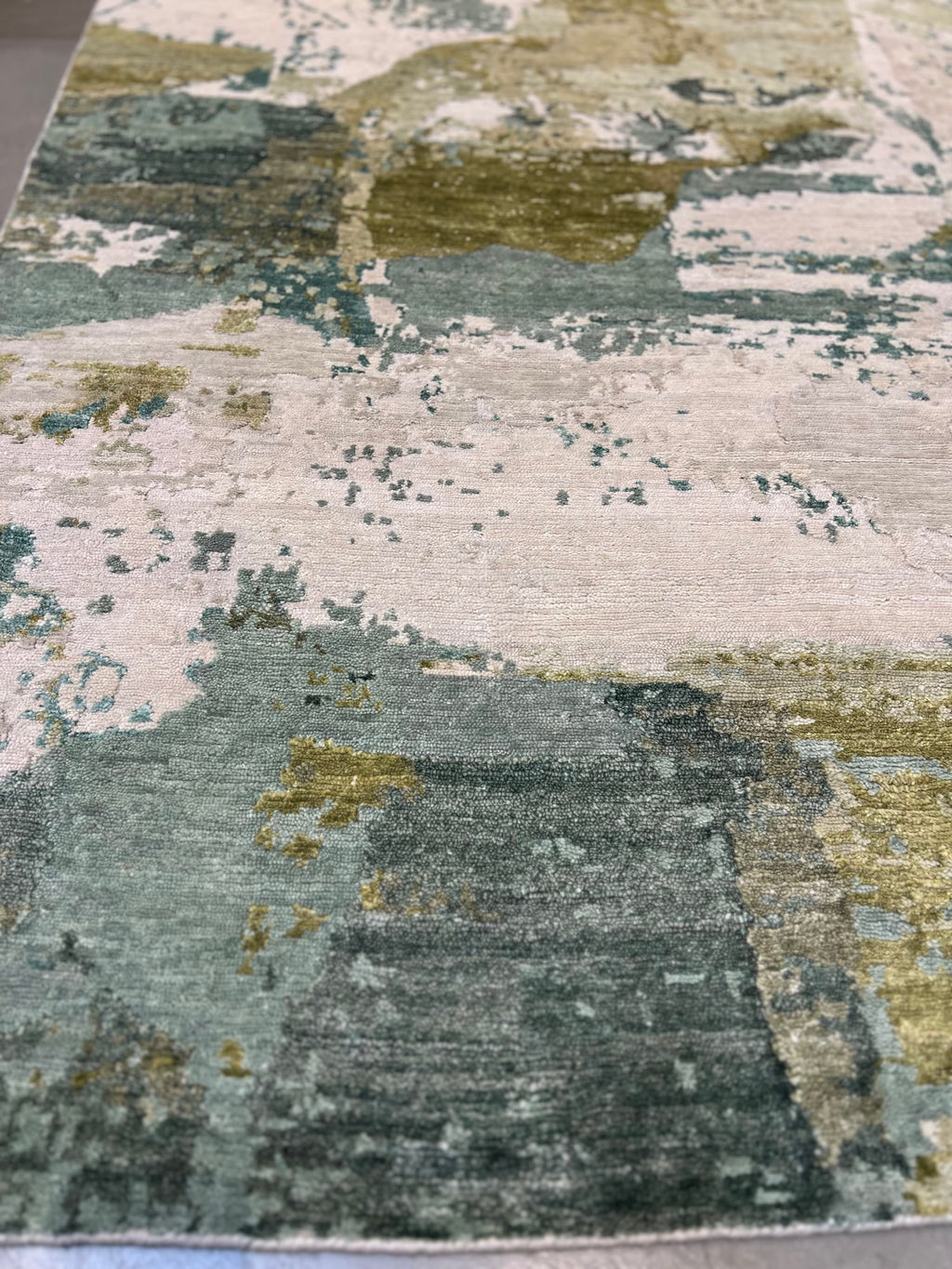 1011 8'x10' Kalaty ON1167 Green Tones/Ivory Abstract