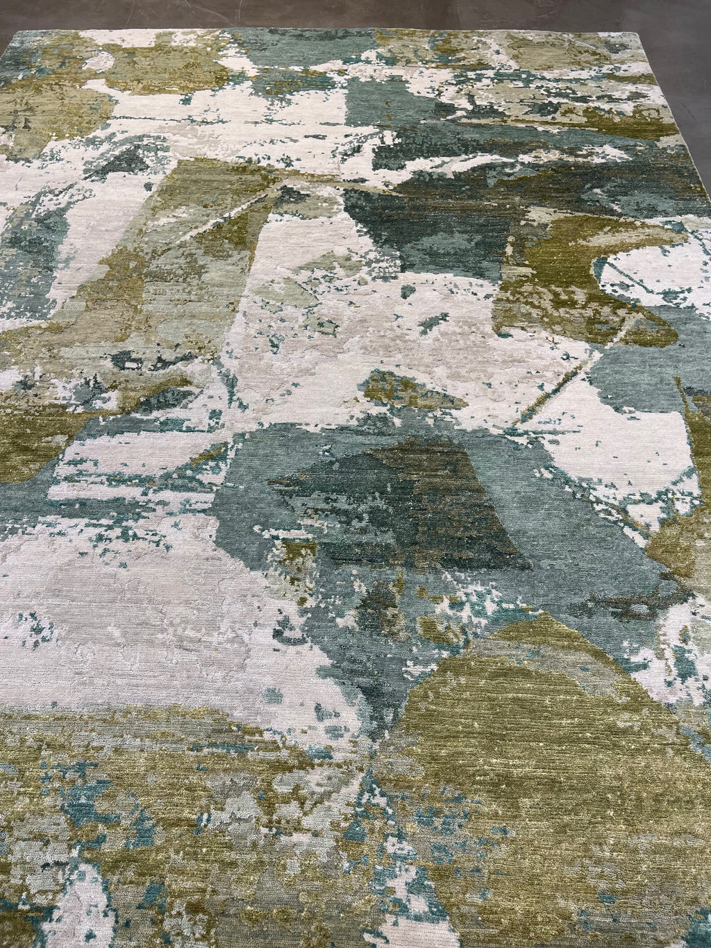 1011 8'x10' Kalaty ON1167 Green Tones/Ivory Abstract