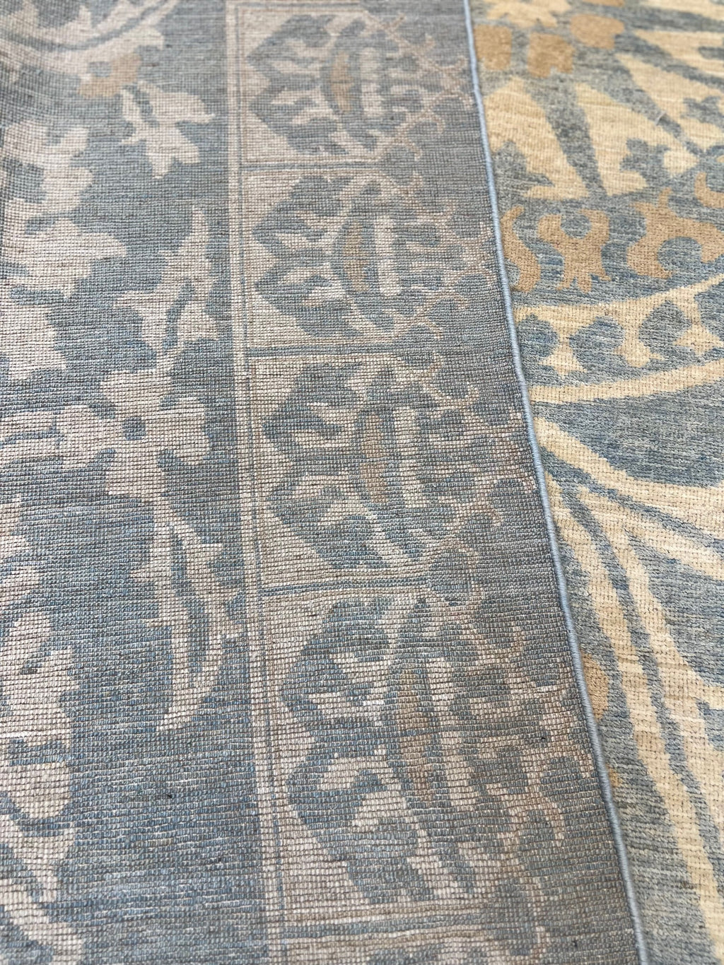 62460 8'x10'4" fine hand knotted wool pile rug