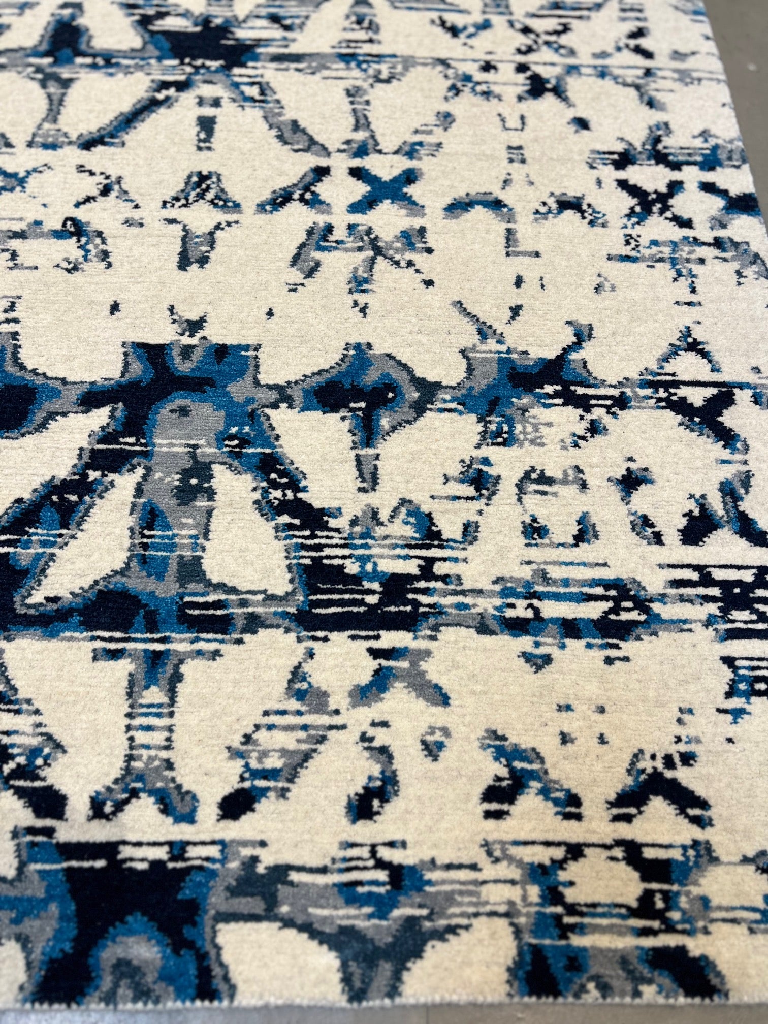 60596 8'x10' Tmarian Malta Indigo White