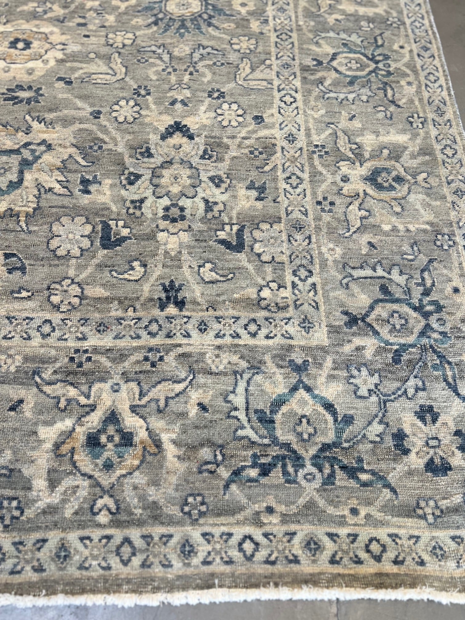 1007 8'x10' Kalaty rug LR-814 Antique Grey