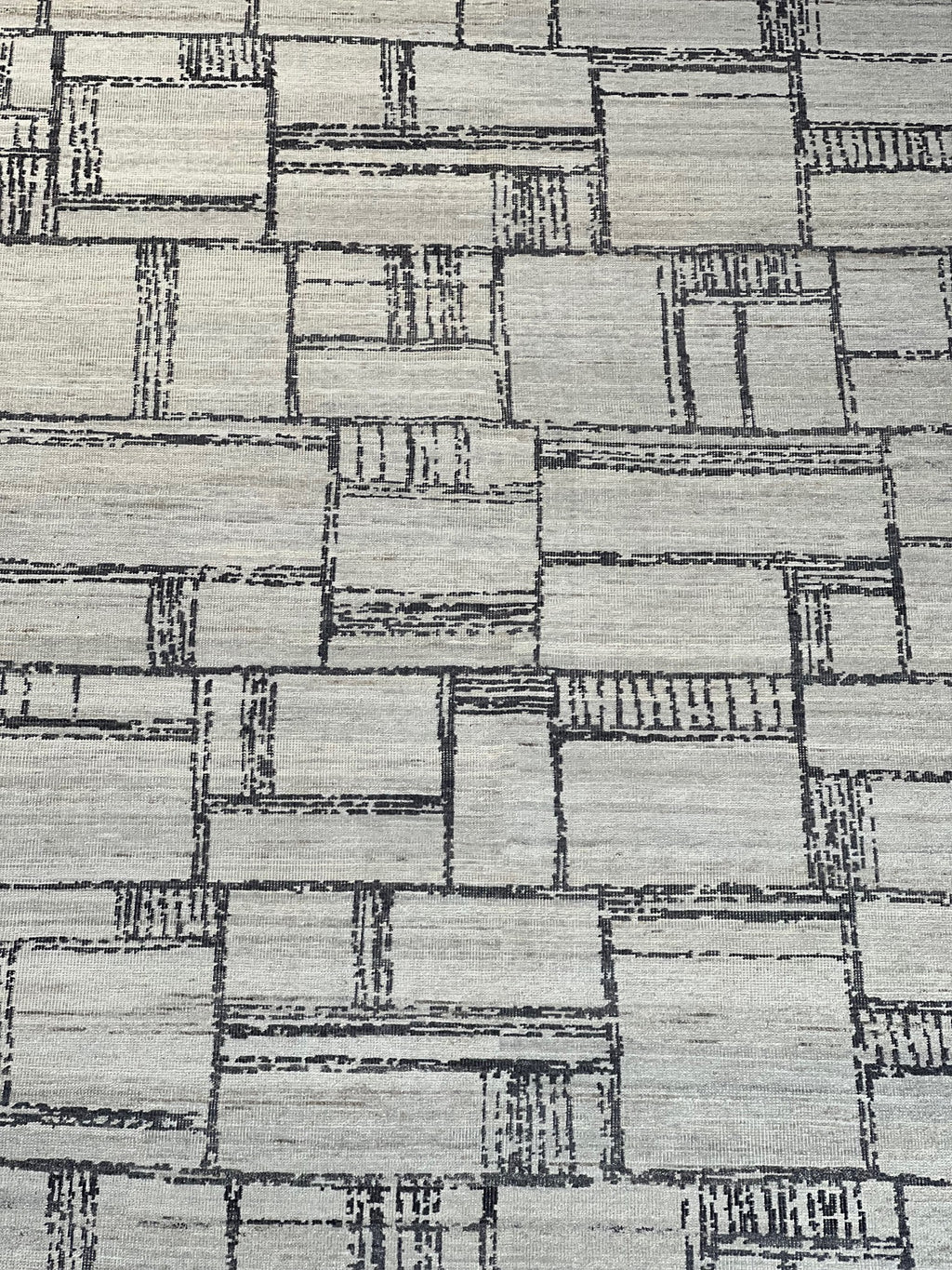 1017 8'x10' Tamarian Nepalese TM62 Black & White