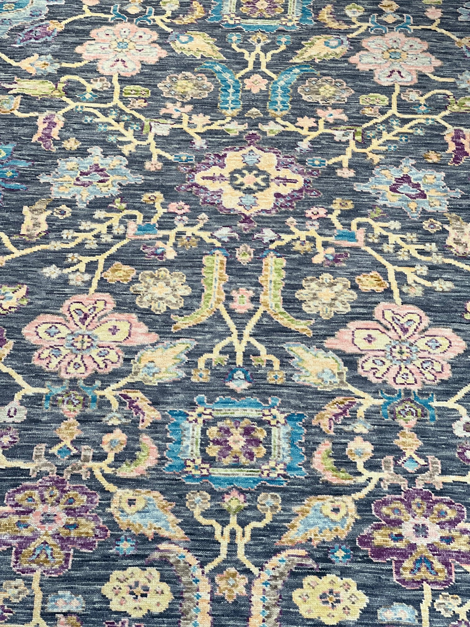 64005 9'4"x12'7" Karina