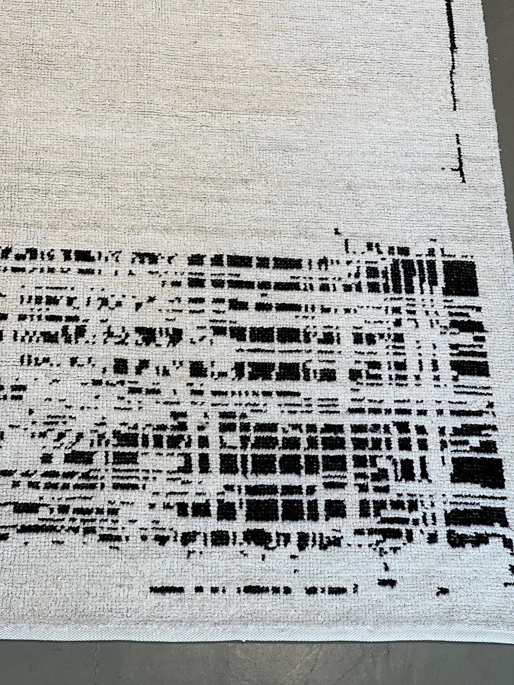 #1277  9'10"x13'11" Contemporary design