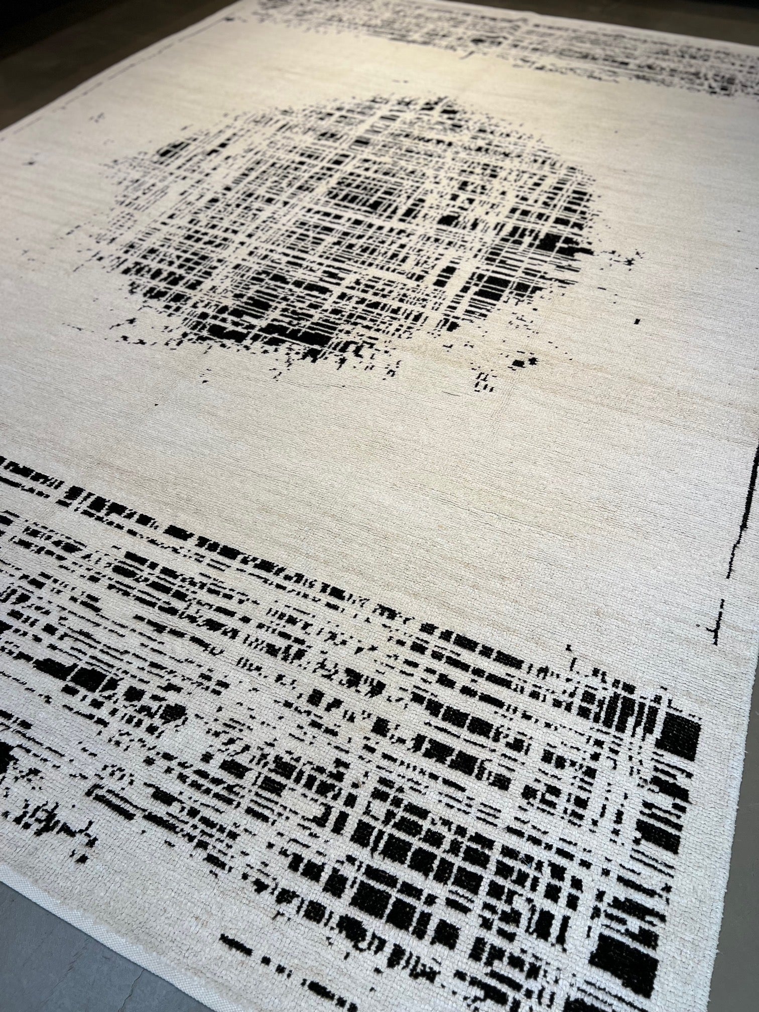 #1277  9'10"x13'11" Contemporary design