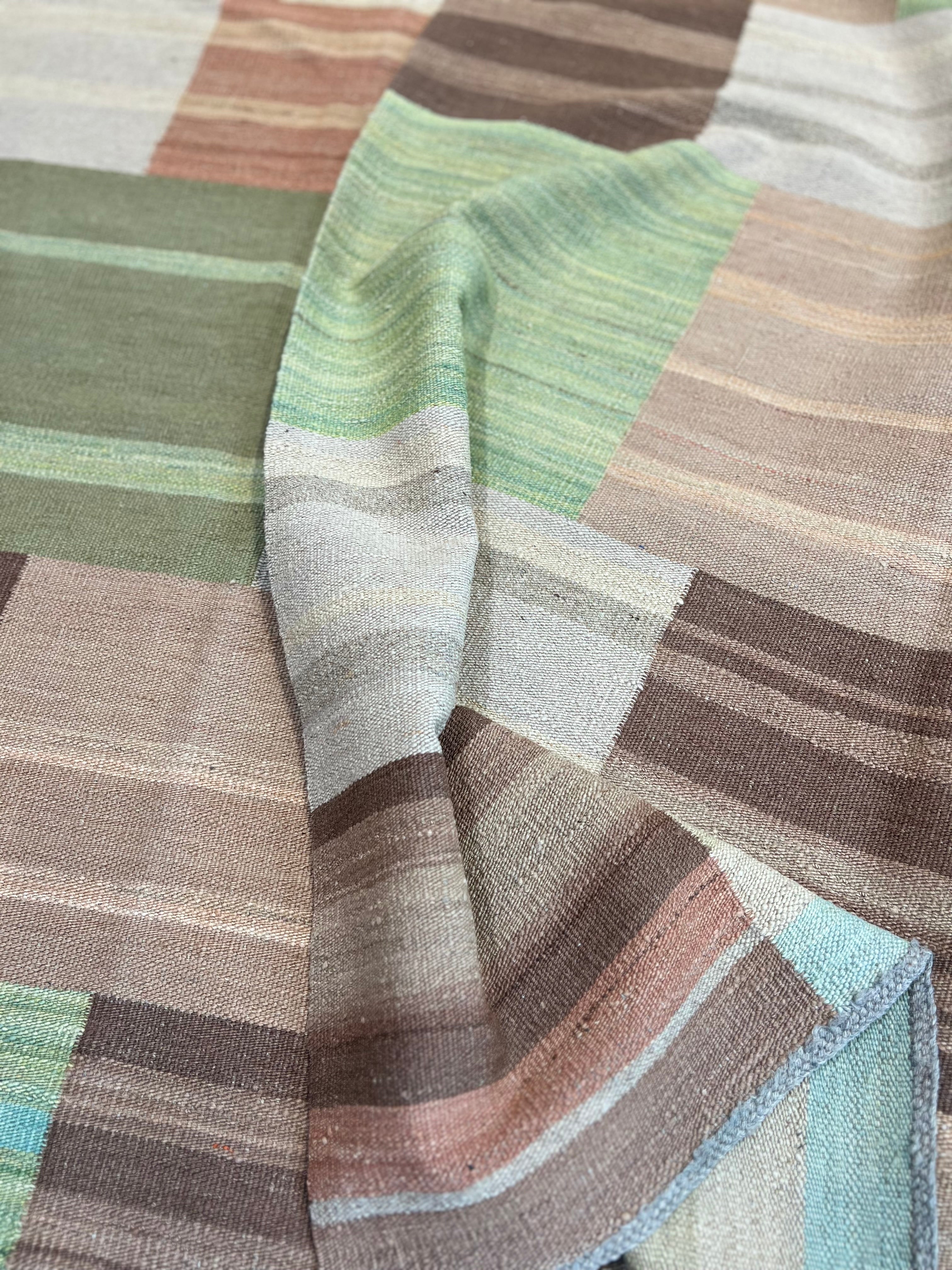 54368 Kilim 8'7"x9'7"