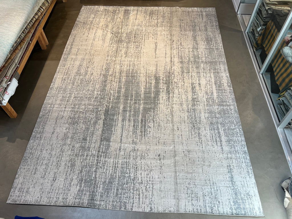 P6510004 Oversize India 11'11"x17'11"