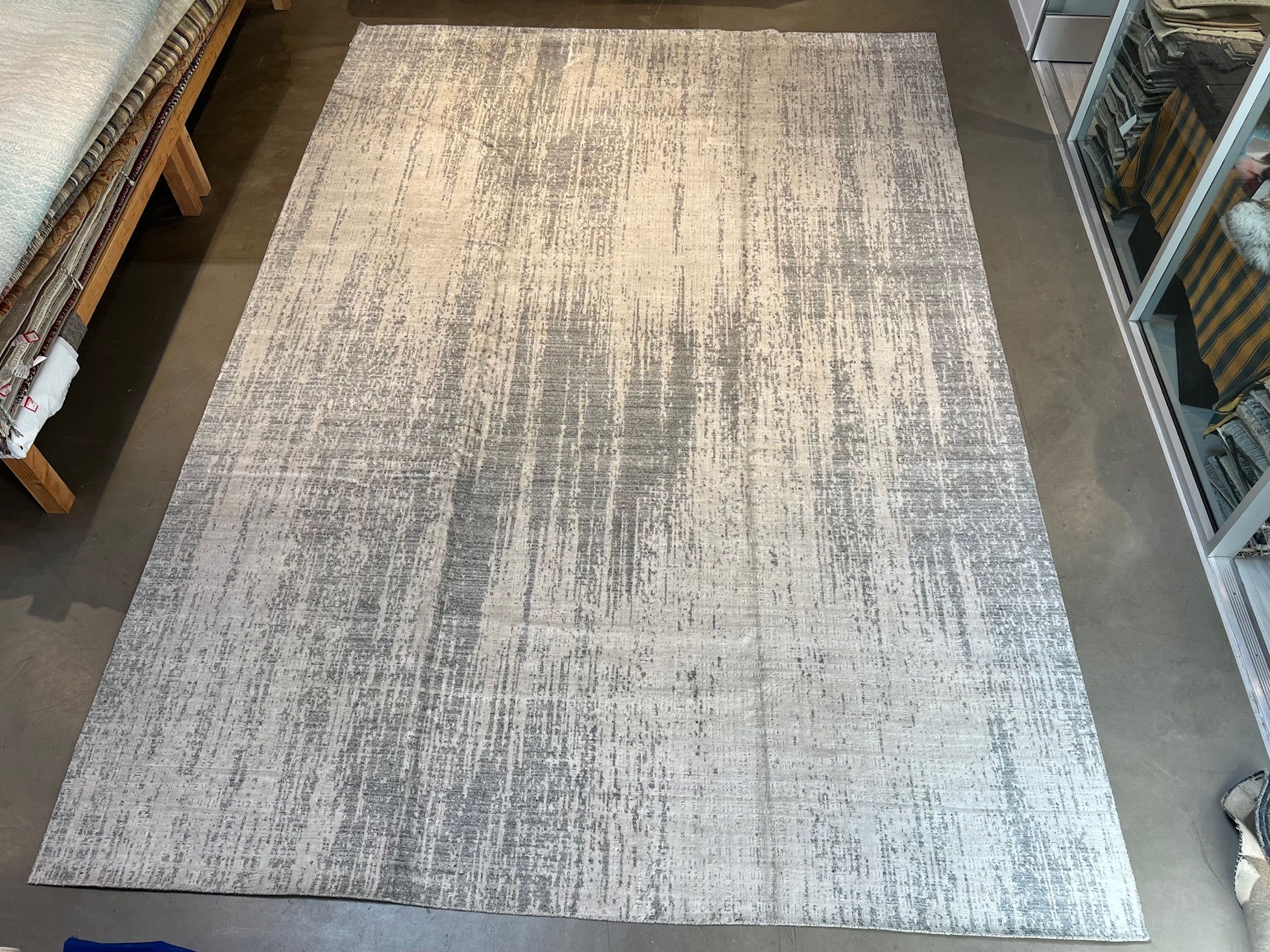 P6510004 Oversize India 11'11"x17'11"