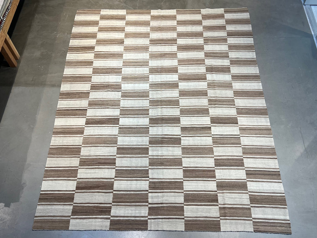 33943 9'8"x12'10" Kilim