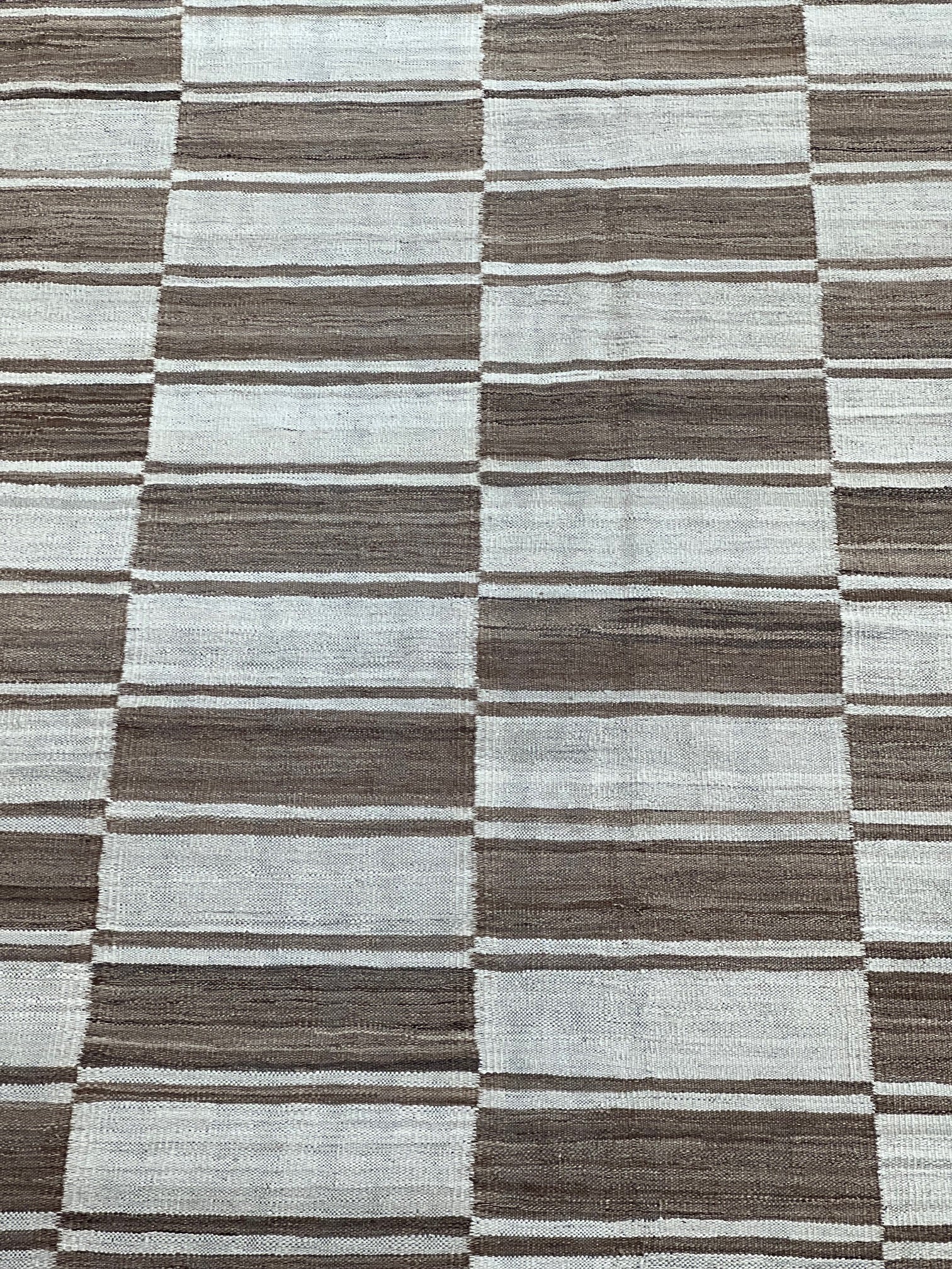 33943 9'8"x12'10" Kilim