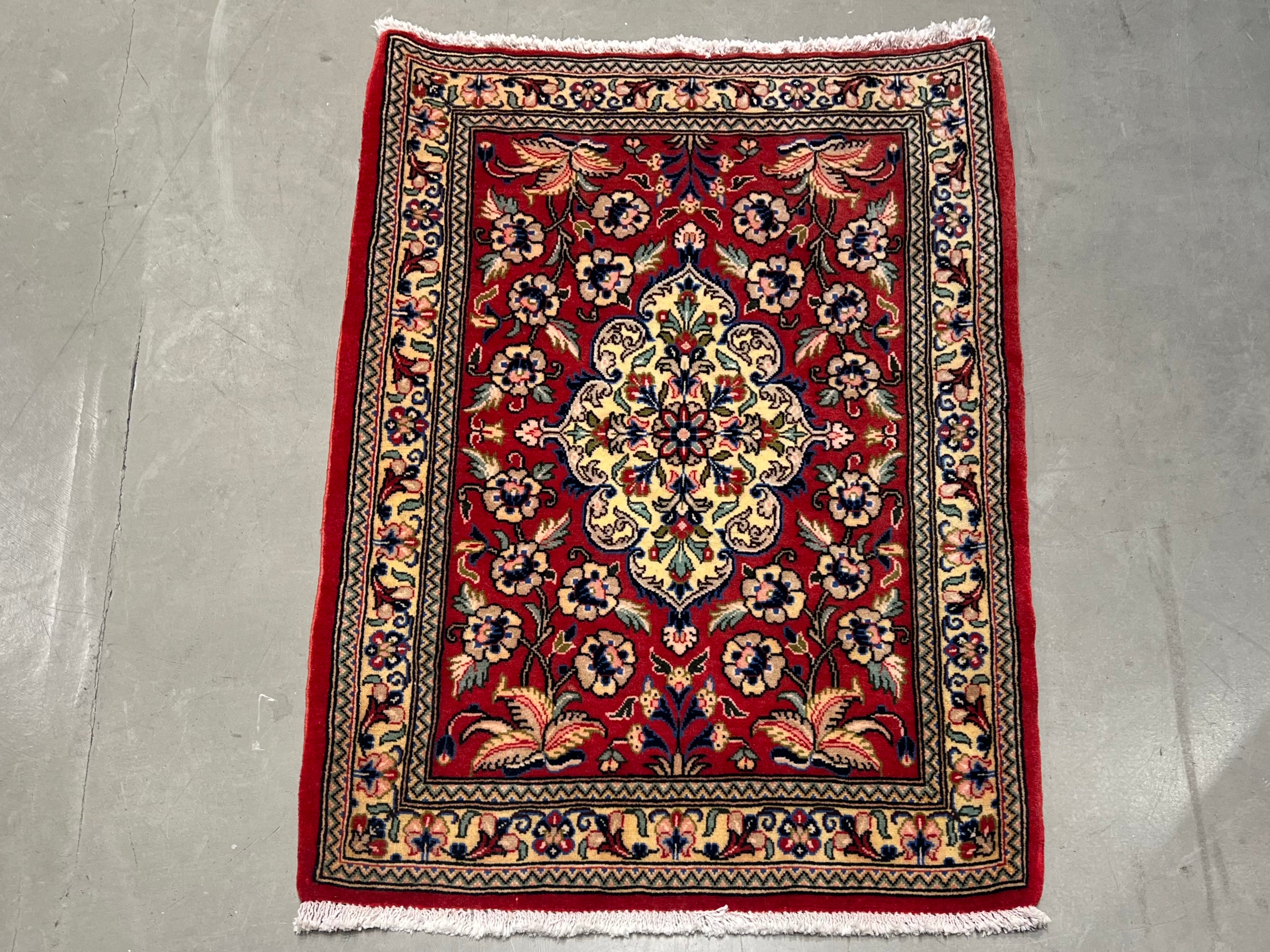 10497 2'6"x3'8" Persian Saruk