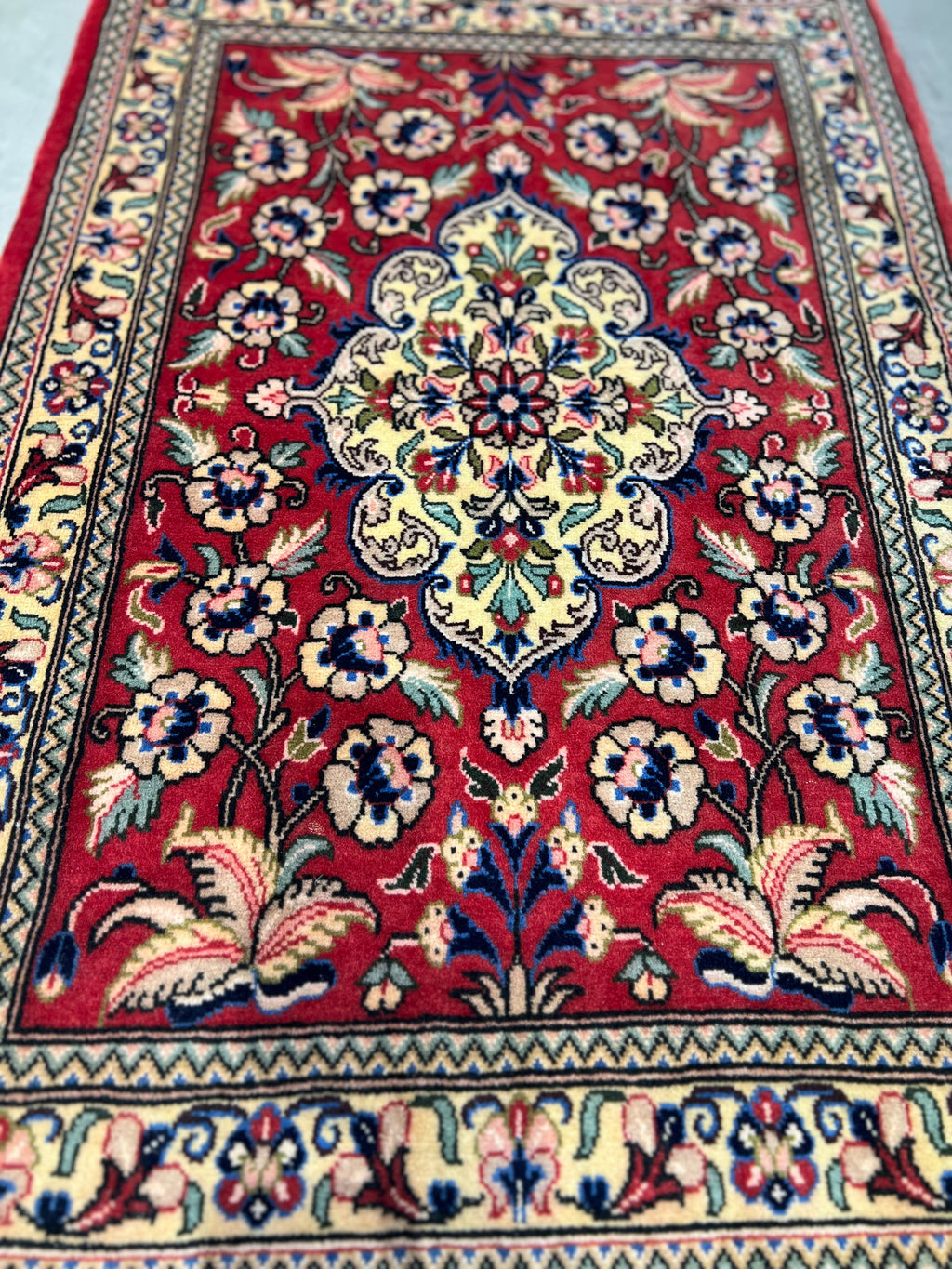 10497 2'6"x3'8" Persian Saruk