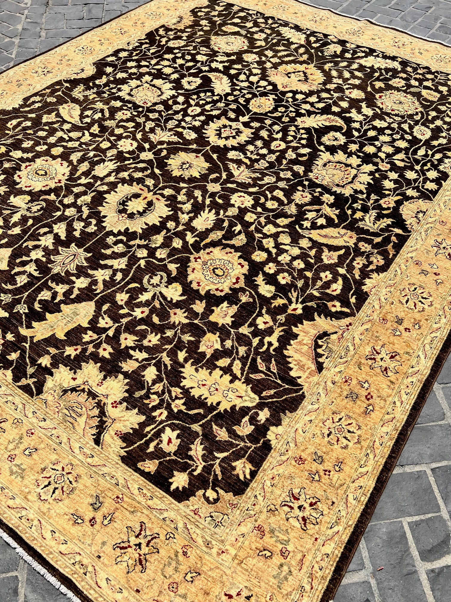 C397/334 Paki Sultan Rug