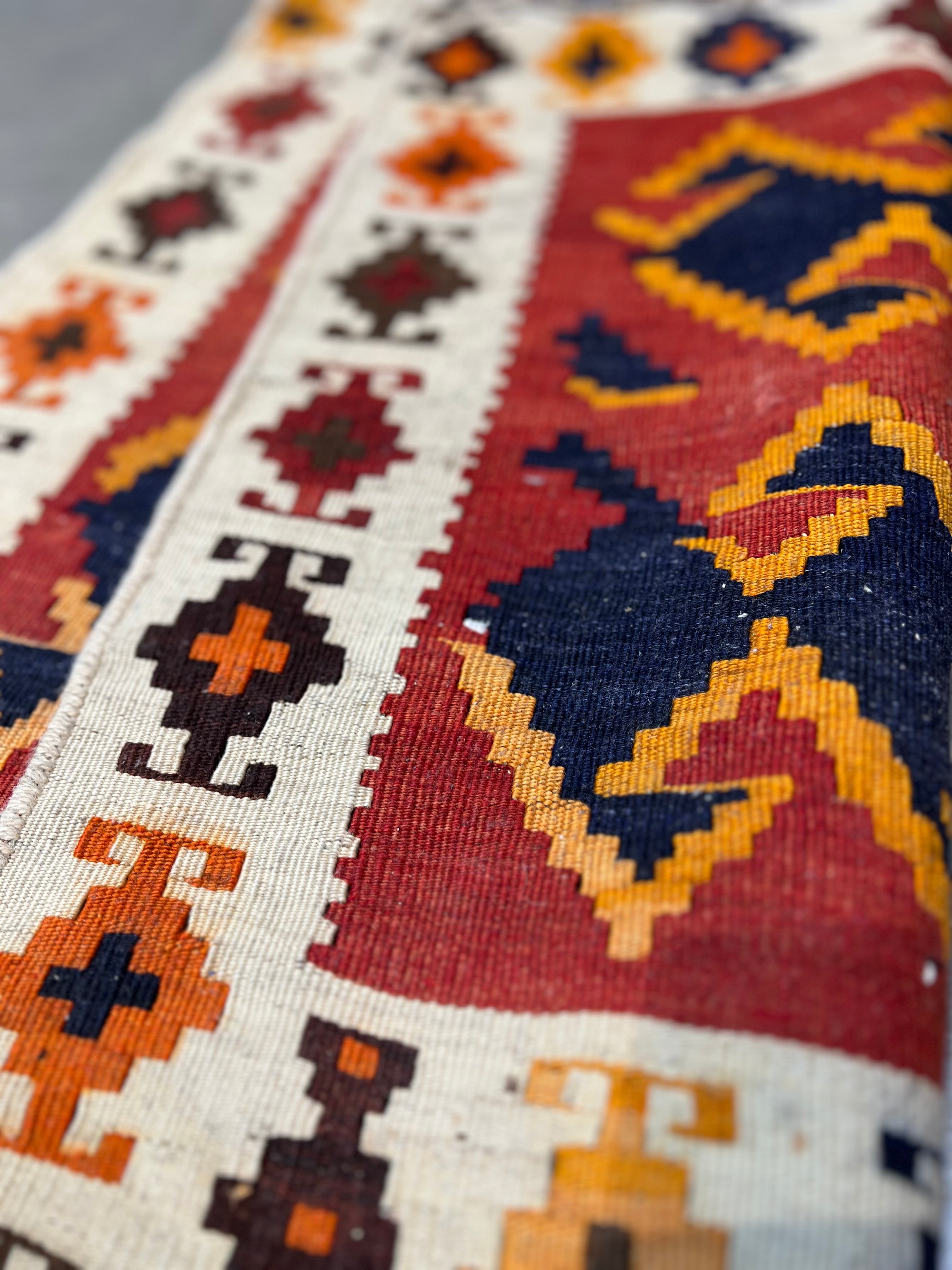 Small Ghashghaie  2'x2' Sampler