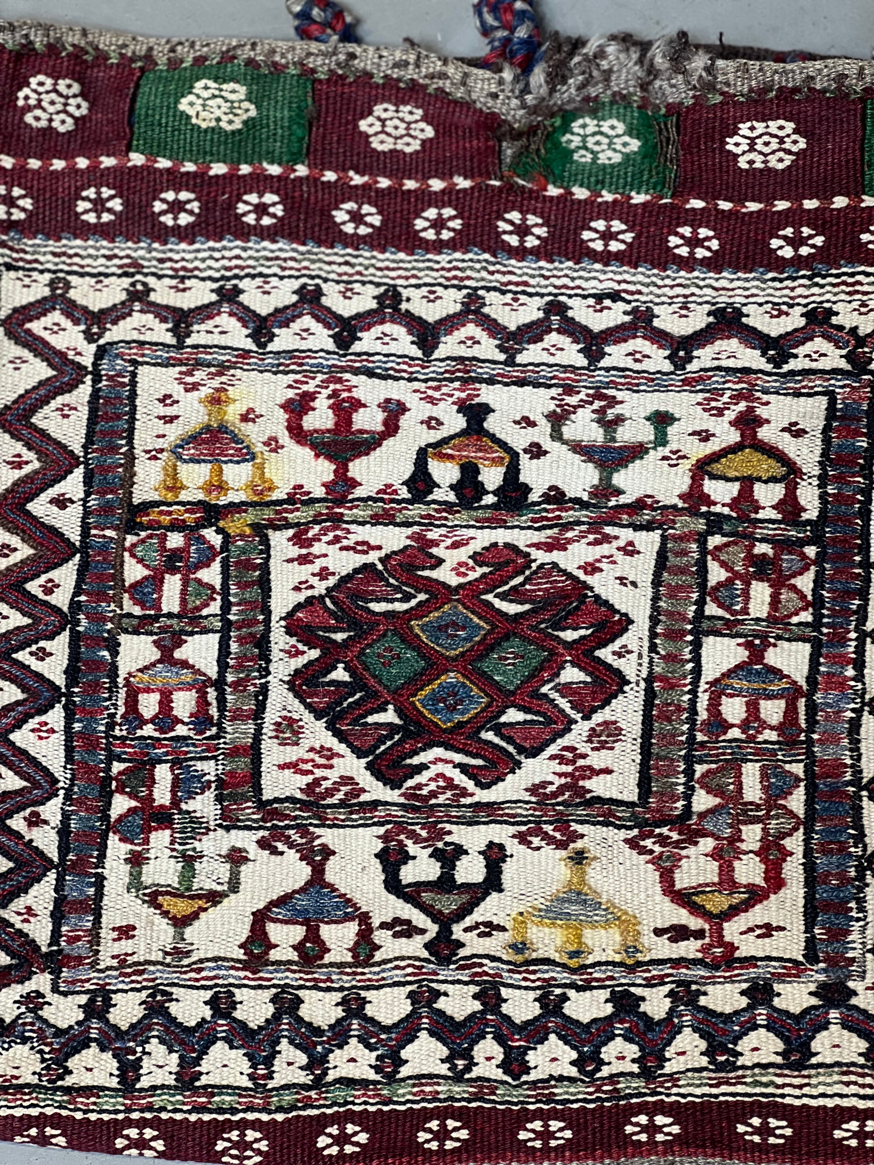 36414 Antique Lori Bakhtiari small bag 1'x1'