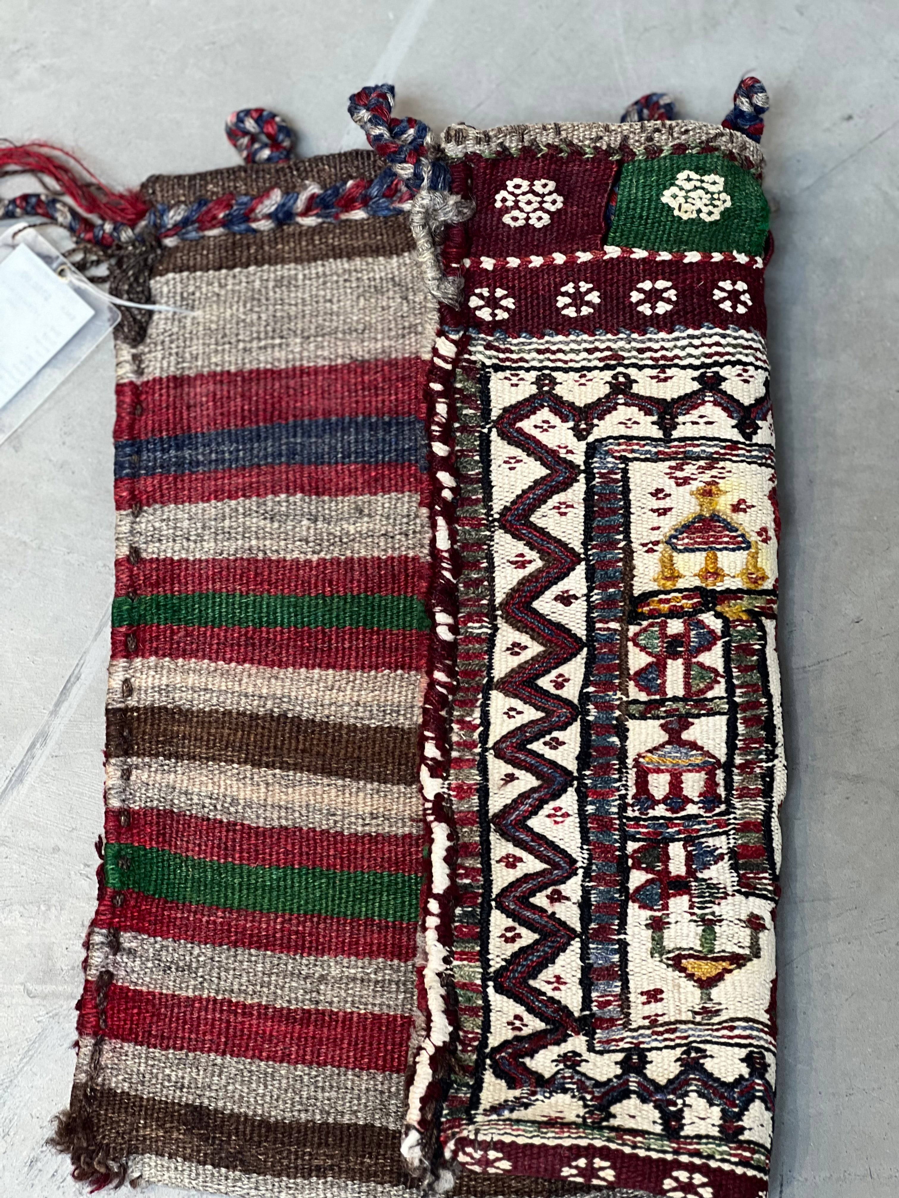 36414 Antique Lori Bakhtiari small bag 1'x1'