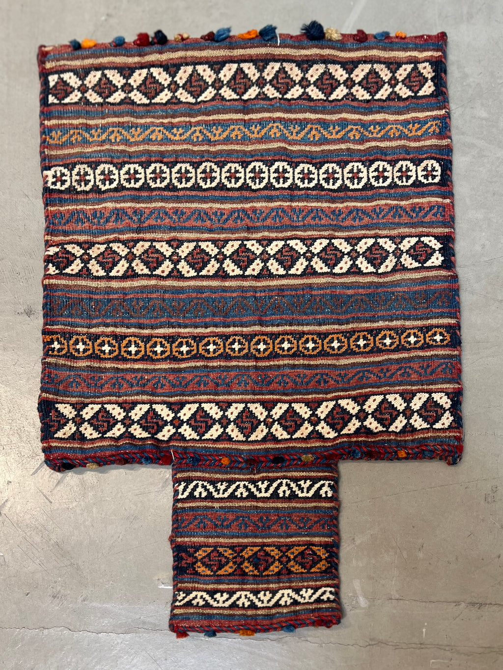 36945 Antique Bakhtiari salt bag  1.6x1.7