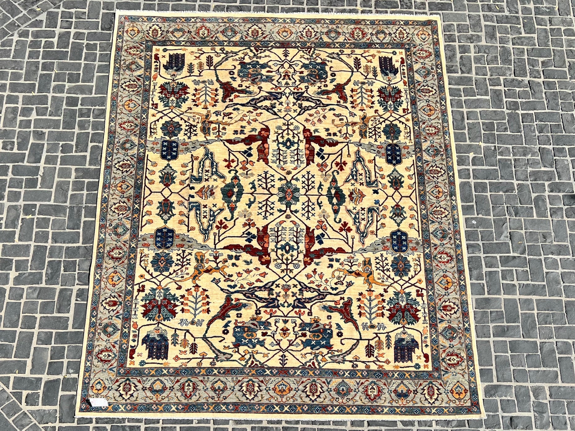 C92-388 Paki Rug