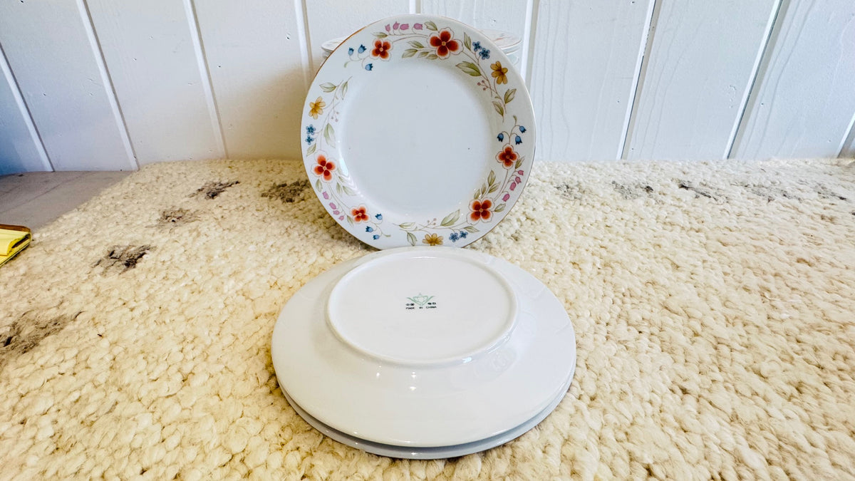 32 plates, three sets, dinner,