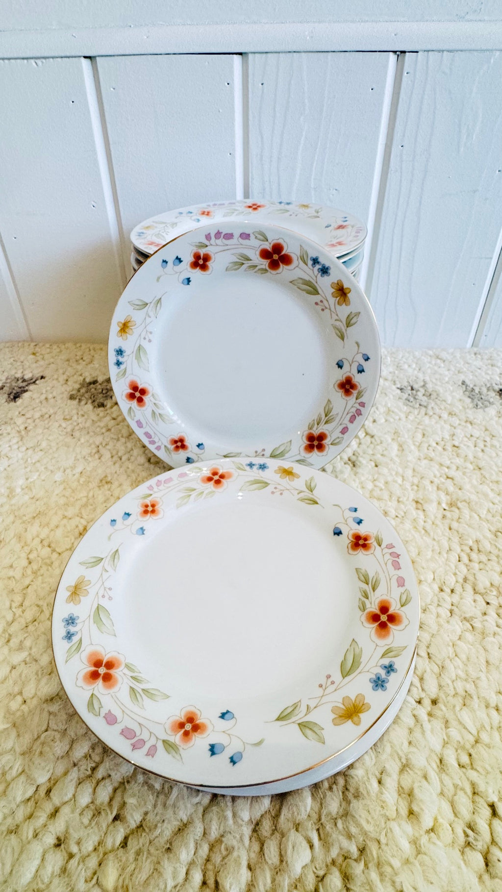 32 plates, three sets, dinner,