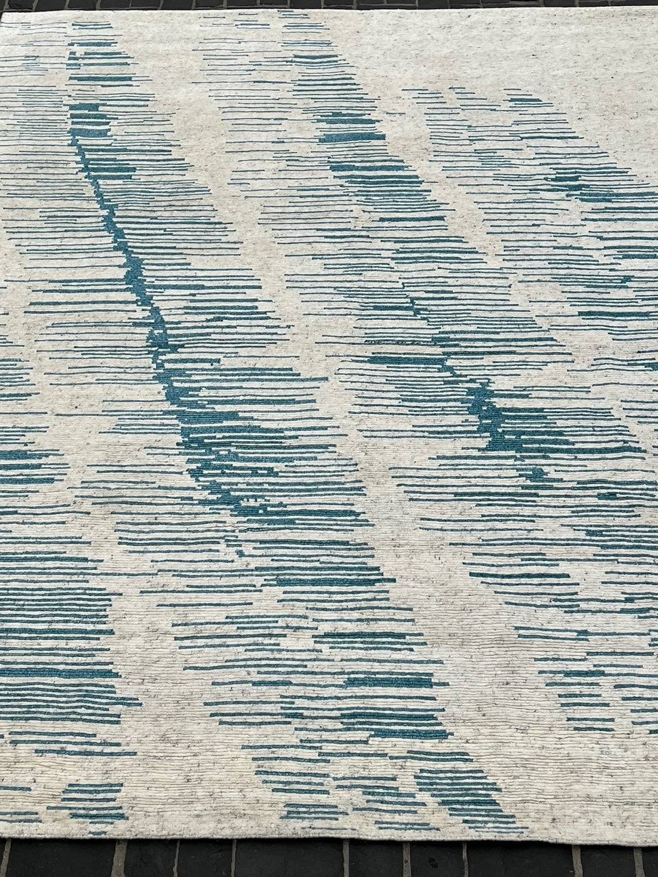 64180 India hand knotted wool Rug