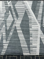 64179 India hand knotted Rug