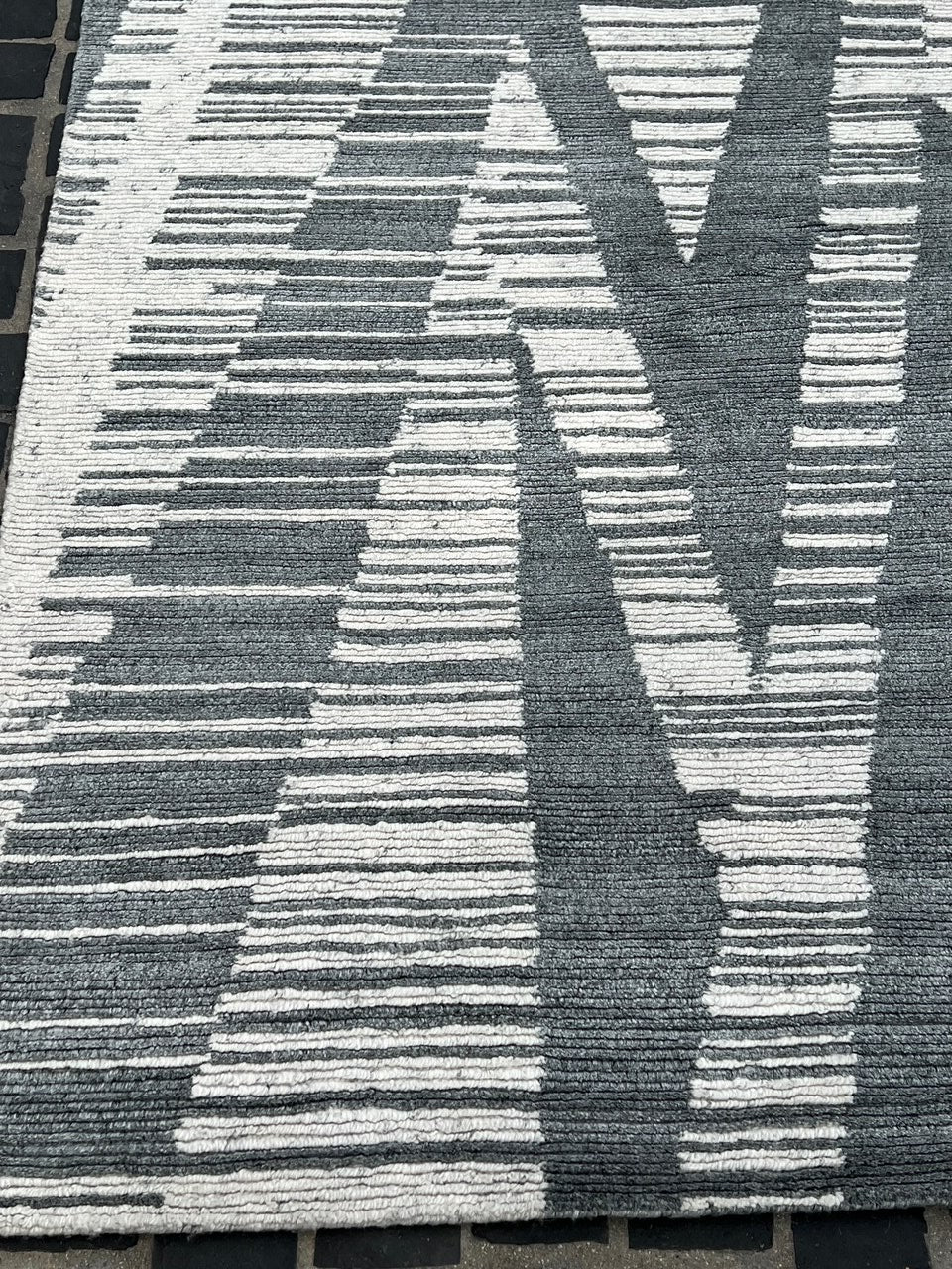 64179 India hand knotted Rug