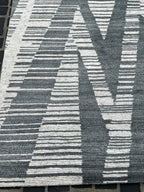 64179 India hand knotted Rug