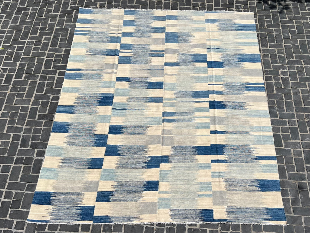 52073 Kilim Rug