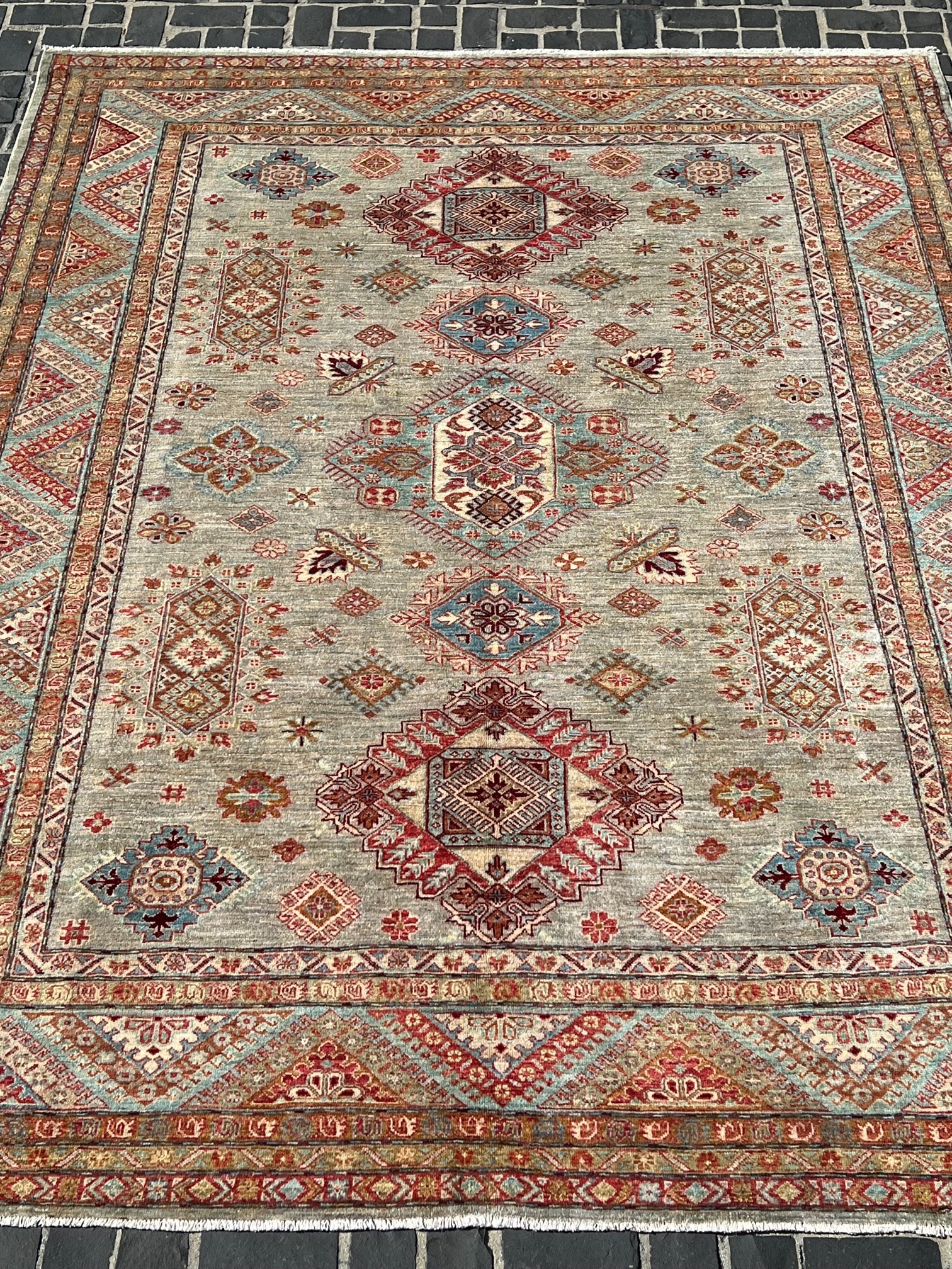 C25/101 Afgan Rug