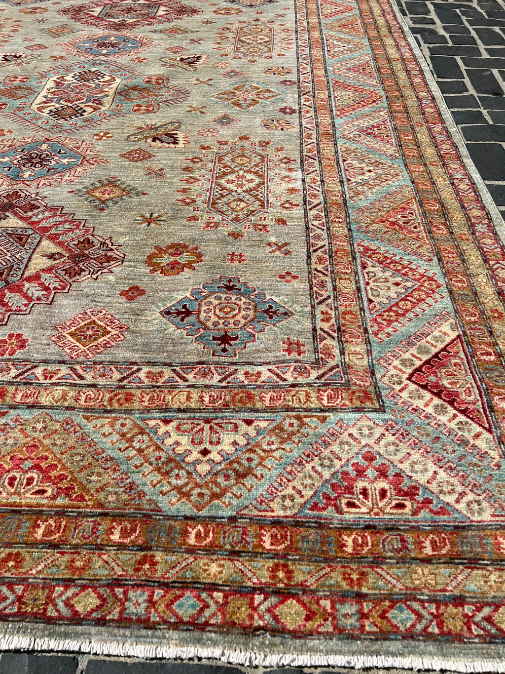 C25/101 Afgan Rug