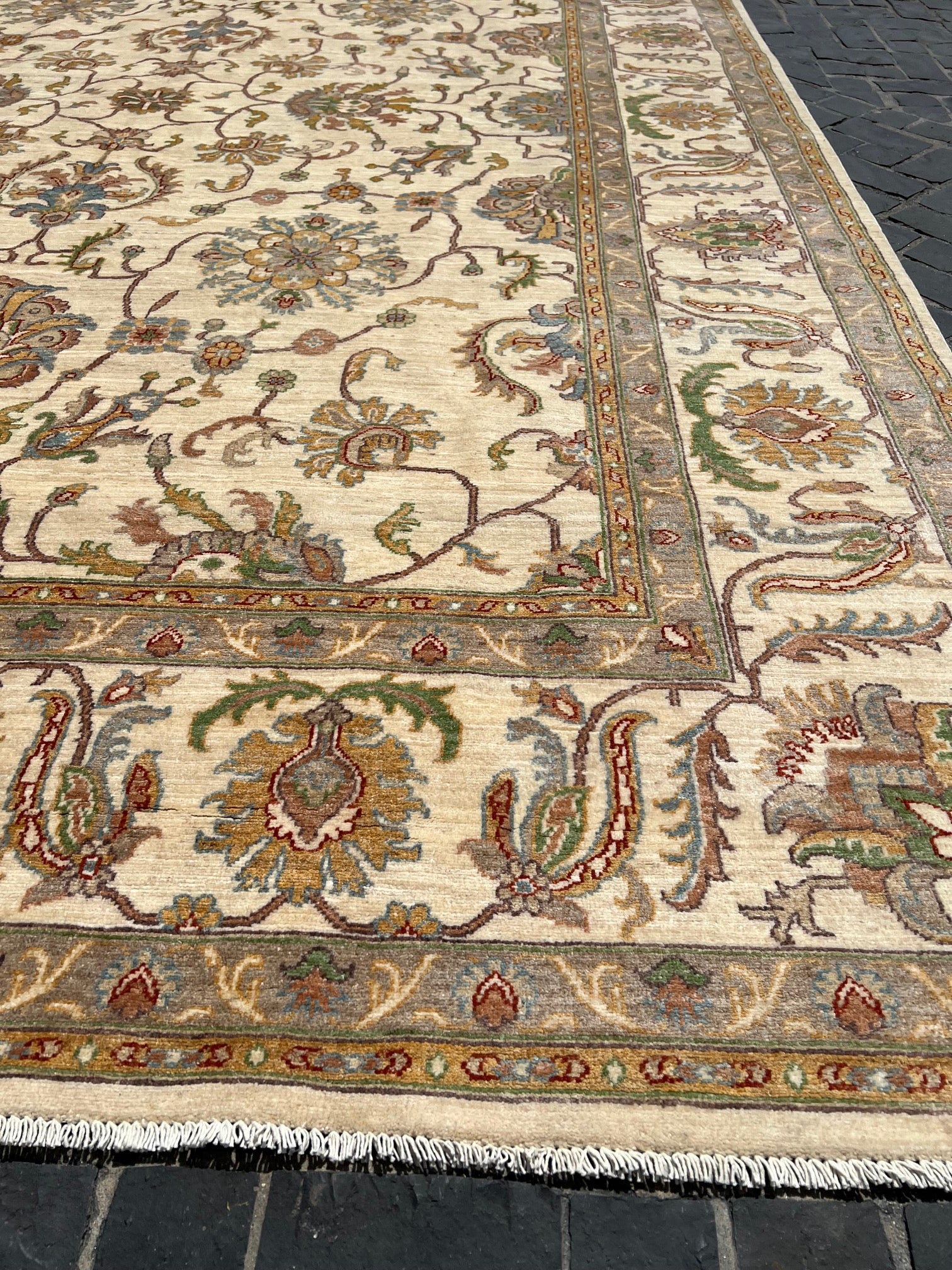 C12/30 Afgan Rug