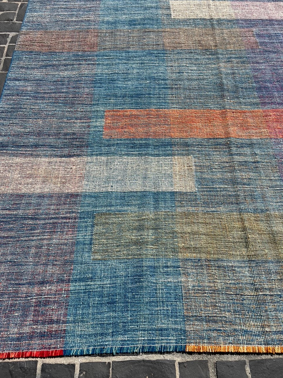 P182600 8'x10' Fine Kilim