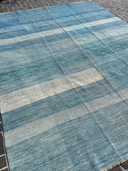 P182582. 9'x11'5" Fine Kilim