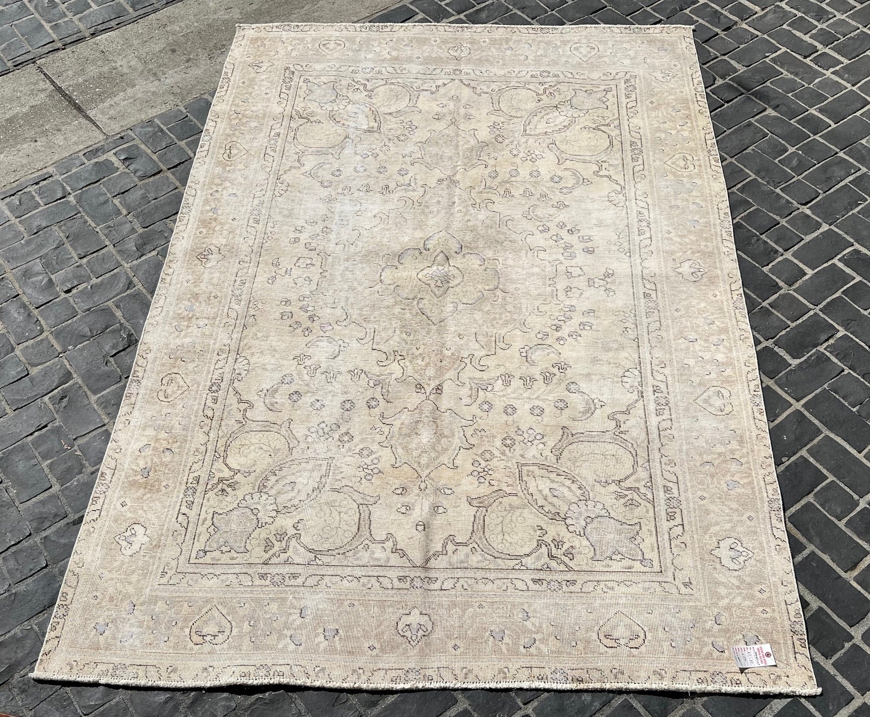 P927/101/1526 Traditional Rug