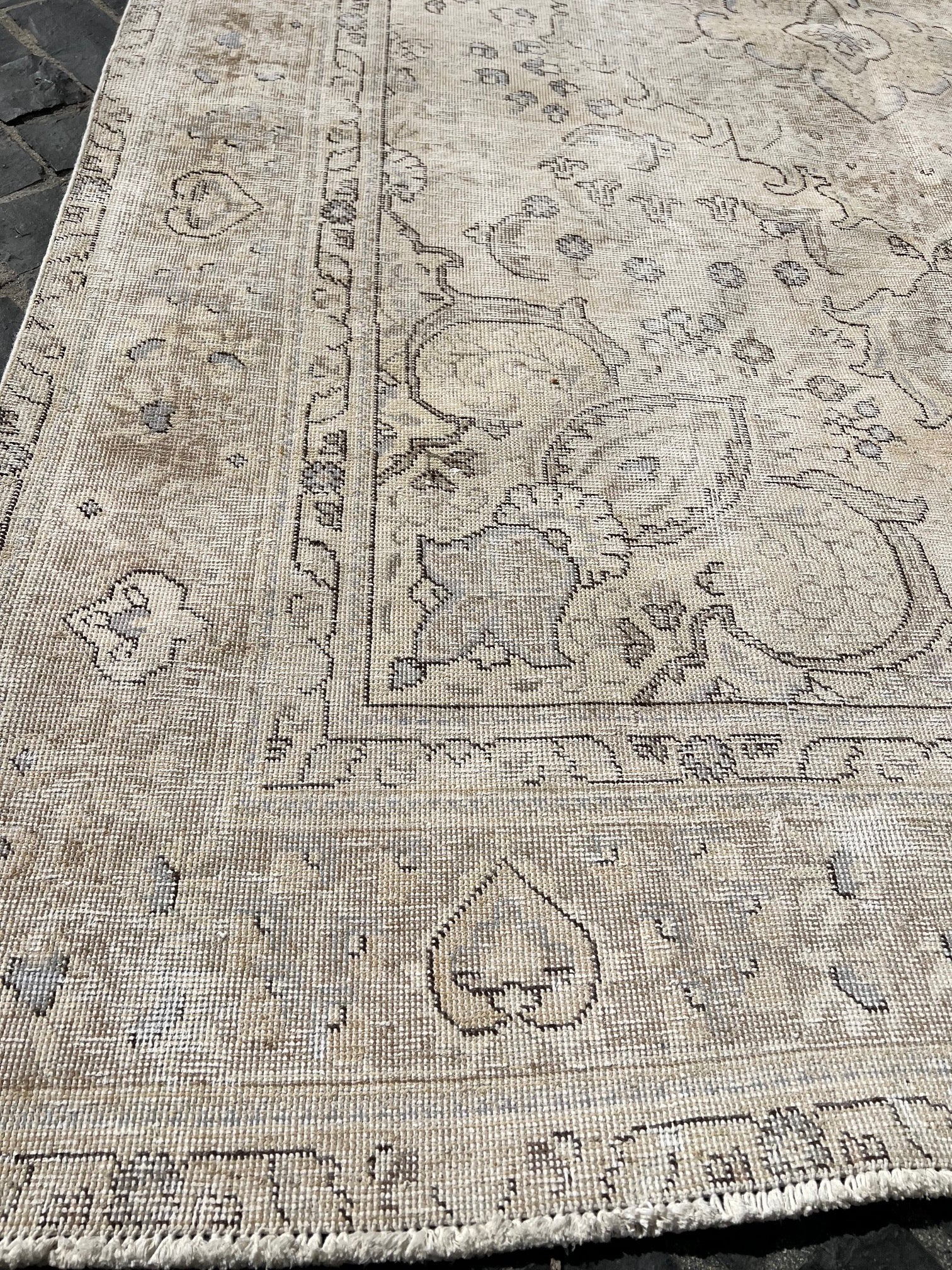 P927/101/1526 Traditional Rug