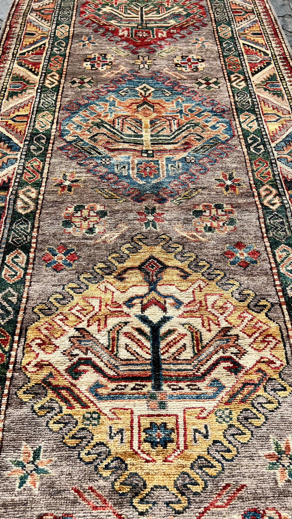 C35/166 Traditional Runner