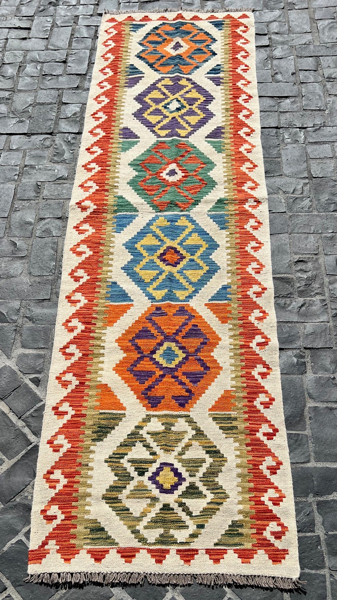 C84/379 Afgan Runner