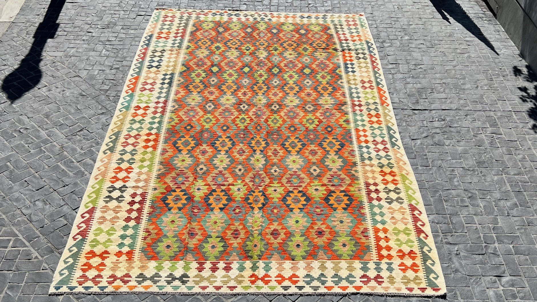 C83/373 Kilim