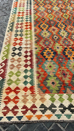 C83/373 Kilim